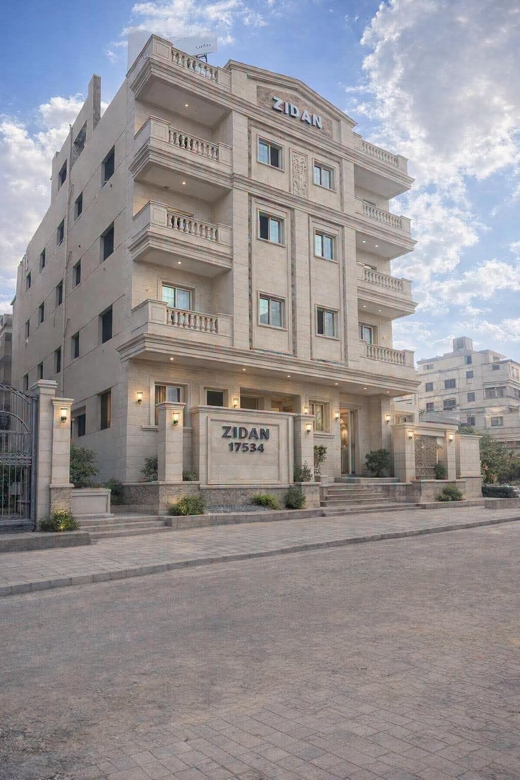 C147 _ New Narges